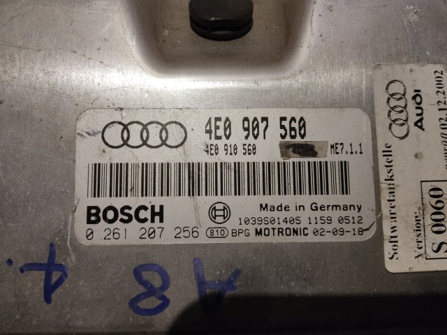 Audi A8 2002 Centraline motore usate  Bosch   