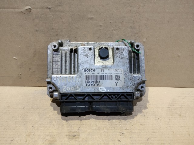 Toyota Yaris 2005-2010 Centraline motore usate  Bosch   896610DB60