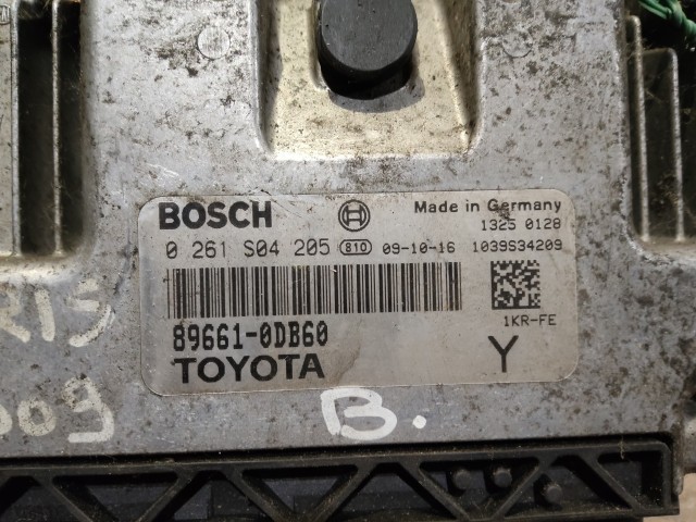 Toyota Yaris 2005-2010 Centraline motore usate  Bosch   896610DB60